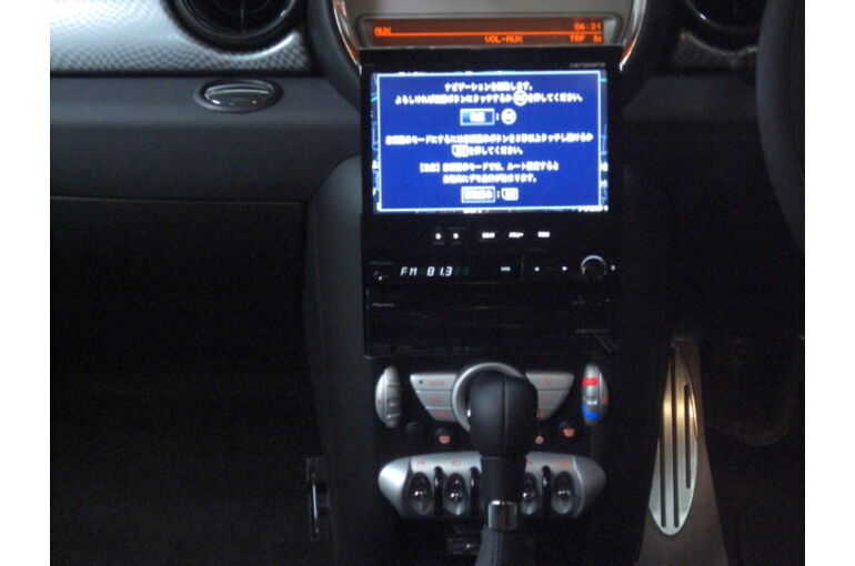 ＢＭＷ　ミニクラブマン　ナビ、ＥＴＣ、ipod、Ｂｌｕｅｔｏｏｔｈ取付　Ｎｏ３